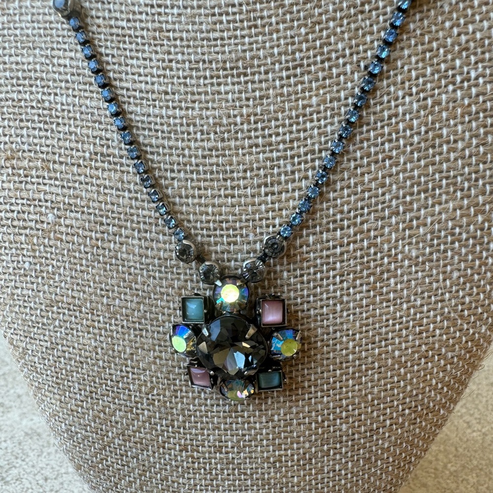 Beautiful SORRELLI NWOT pendant necklace multi color crystals